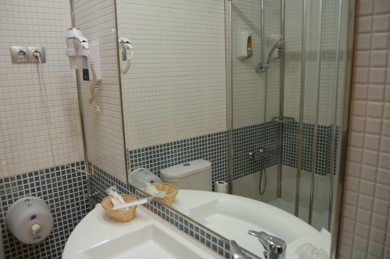 Hotel Castillo El Burgo เอล เบอร์โก ราเนโร ภายนอก รูปภาพ